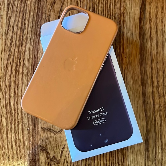 Apple iPhone 13 Leather Case AUTHENTIC - Picture 1 of 3